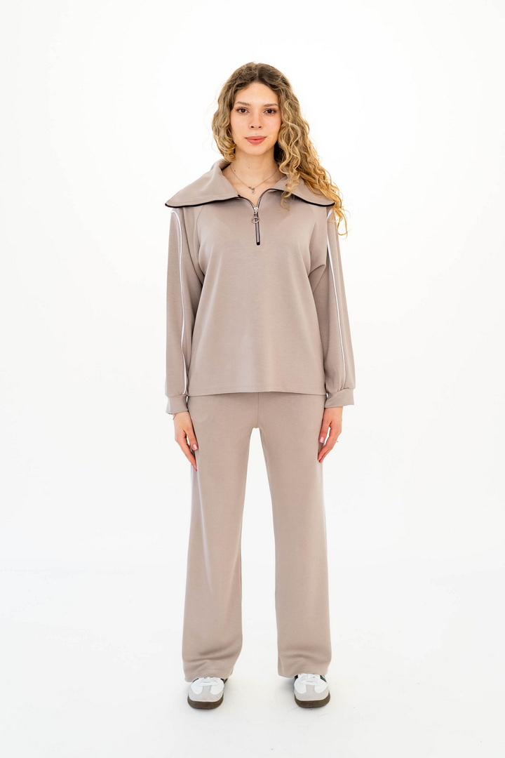 Костюм жіночий